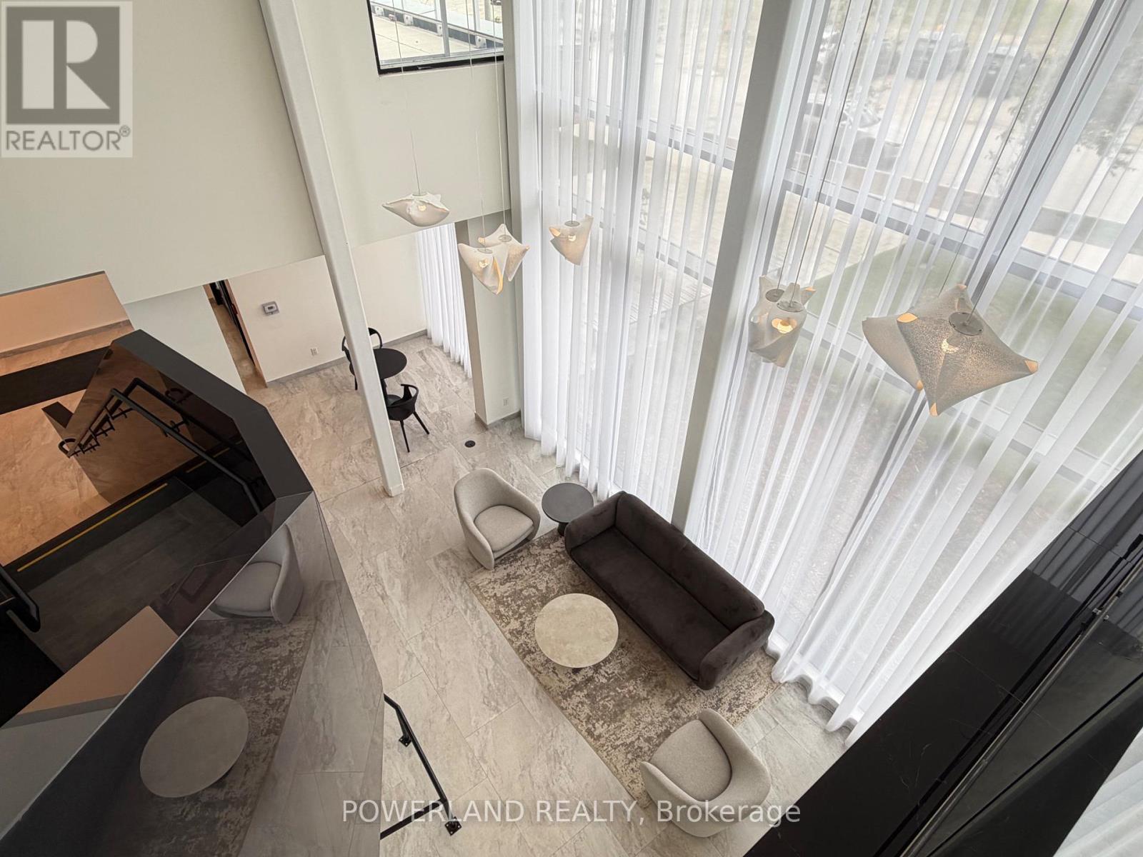 828 - 2 David Eyer Road, Richmond Hill, Ontario  L4S 0N6 - Photo 3 - N13685282