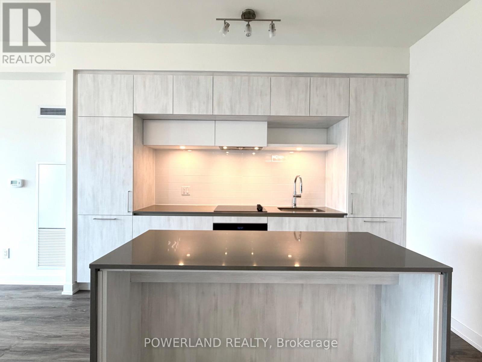 828 - 2 David Eyer Road, Richmond Hill, Ontario  L4S 0N6 - Photo 7 - N13685282