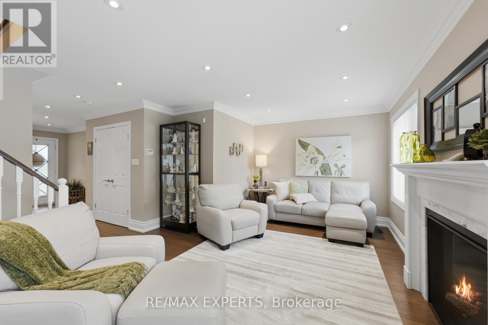 104 Pinedale Gate, Vaughan, Ontario  L4L 8X3 - Photo 10 - N13685356