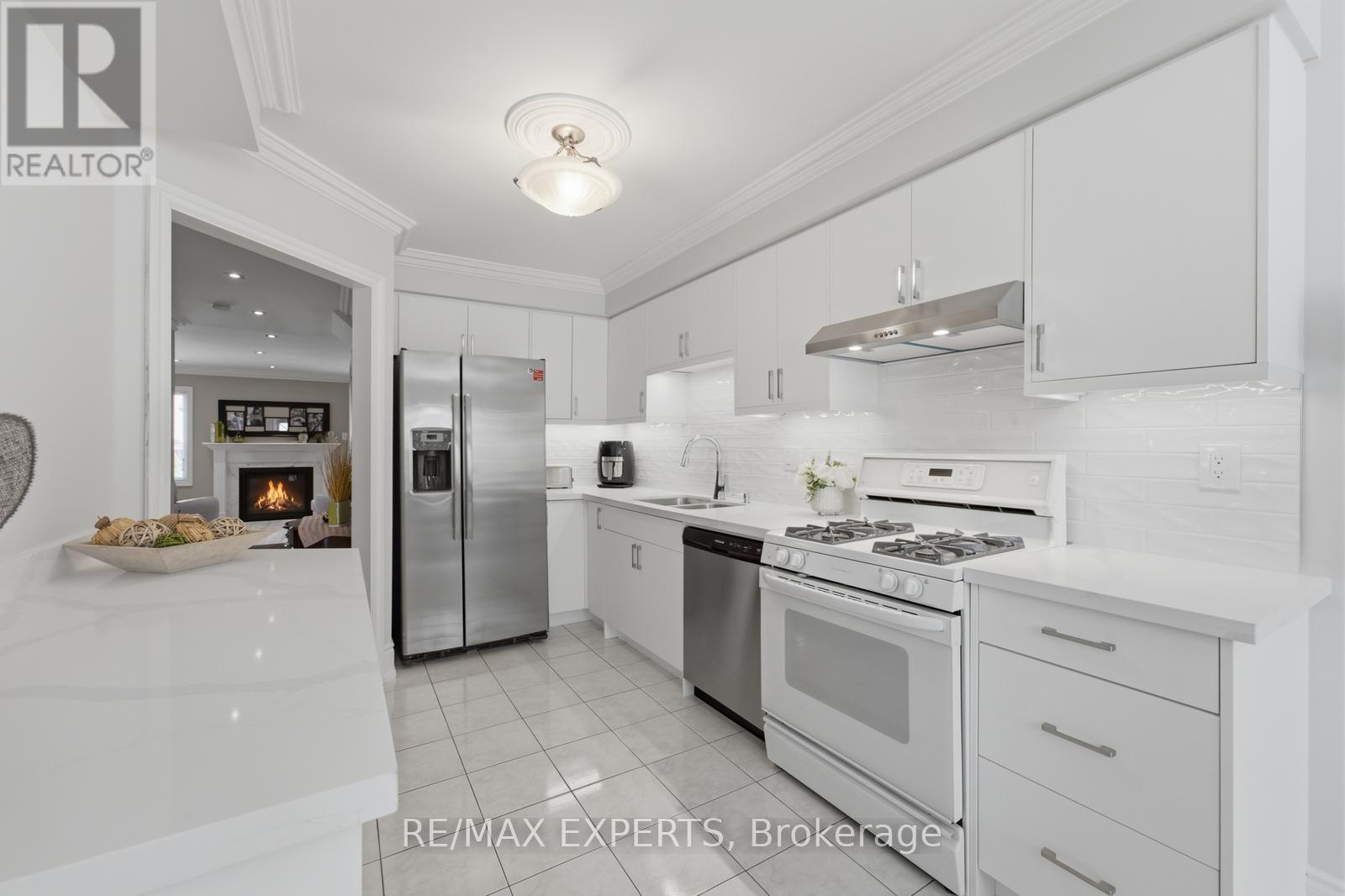 104 Pinedale Gate, Vaughan, Ontario  L4L 8X3 - Photo 16 - N13685356