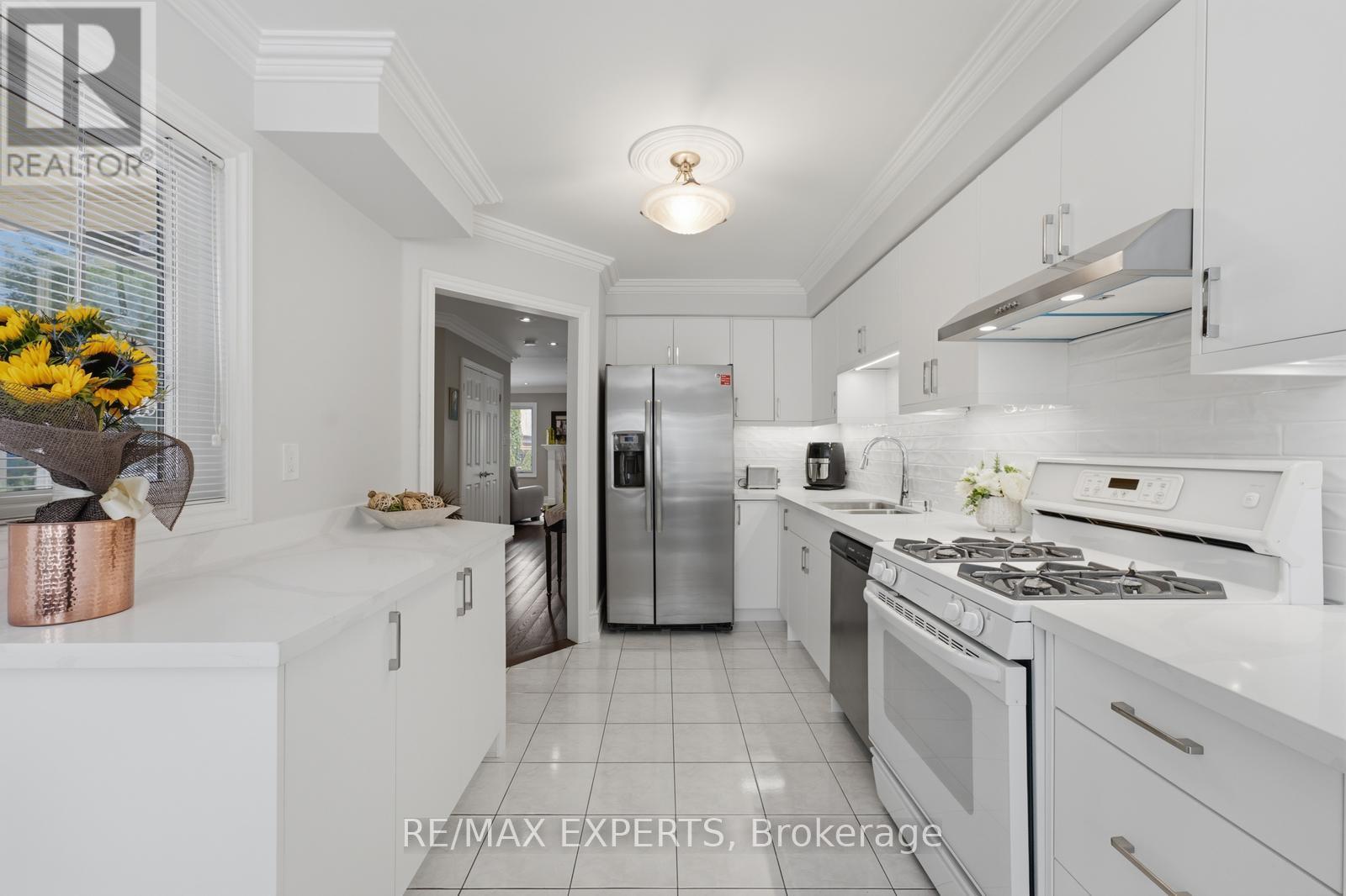 104 Pinedale Gate, Vaughan, Ontario  L4L 8X3 - Photo 17 - N13685356