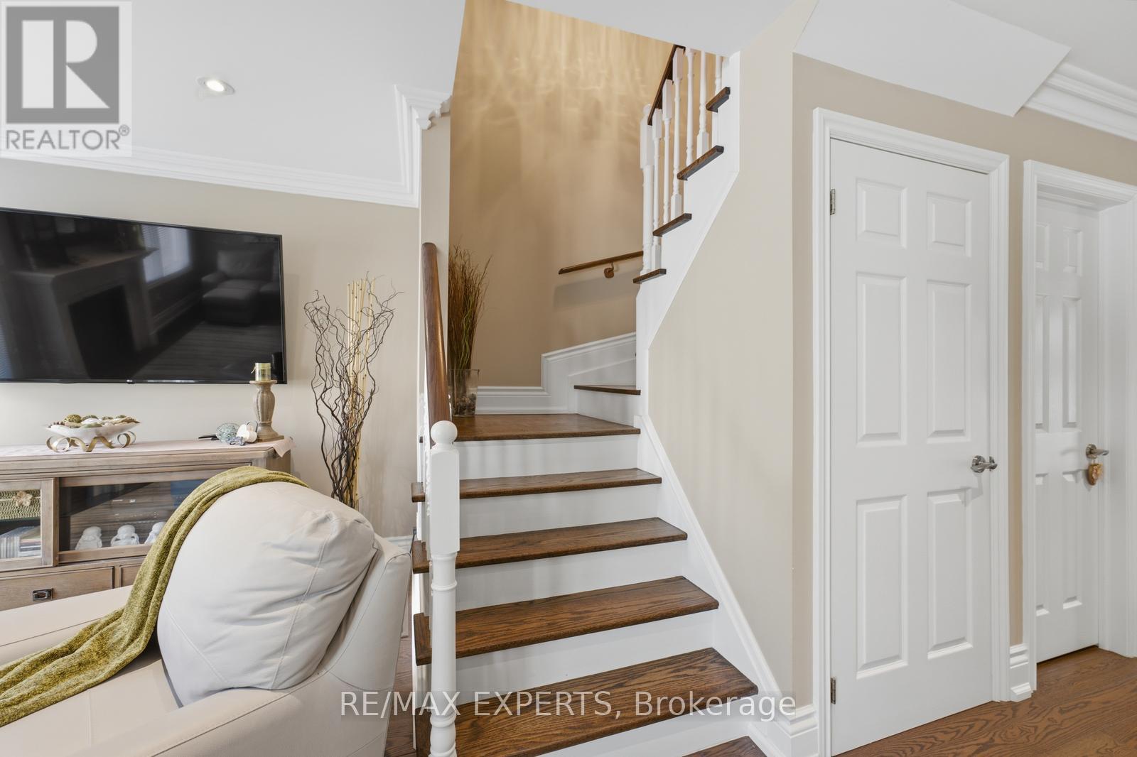 104 Pinedale Gate, Vaughan, Ontario  L4L 8X3 - Photo 24 - N13685356
