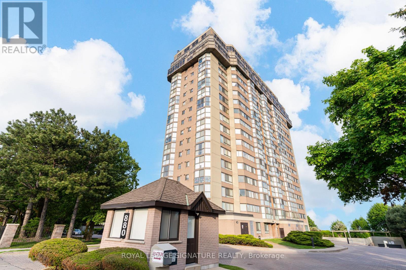 405 - 880 DUNDAS STREET W, Mississauga, Ontario