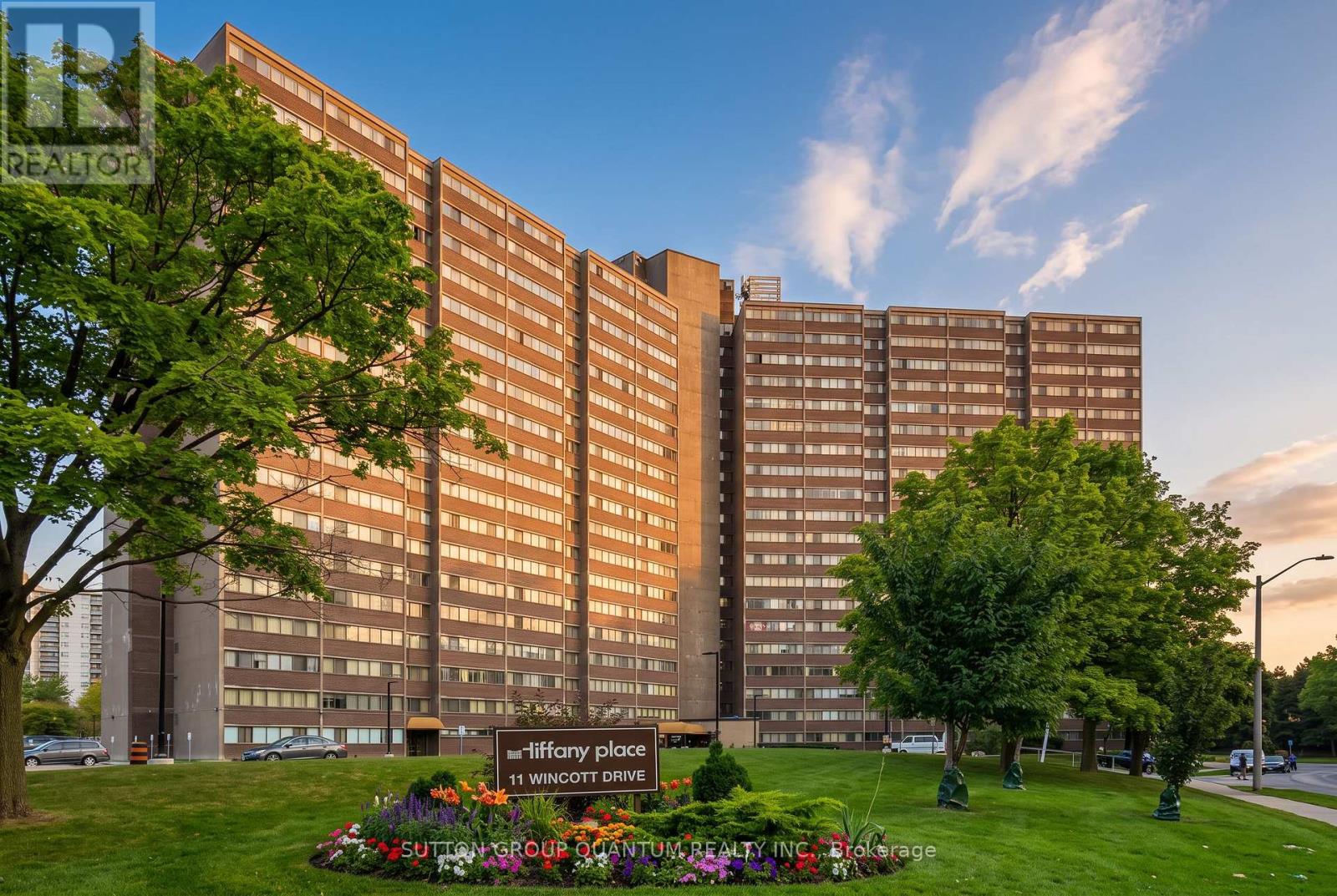1810 - 11 WINCOTT DRIVE, Toronto, Ontario