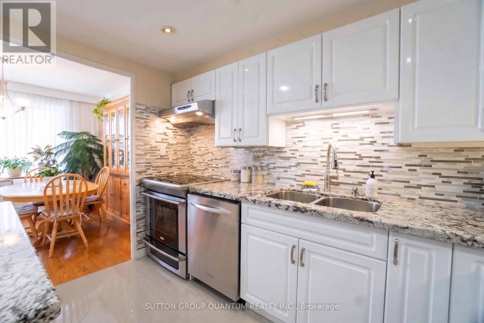 1810 - 11 Wincott Drive, Toronto, Ontario  M9R 2R9 - Photo 14 - W13685320