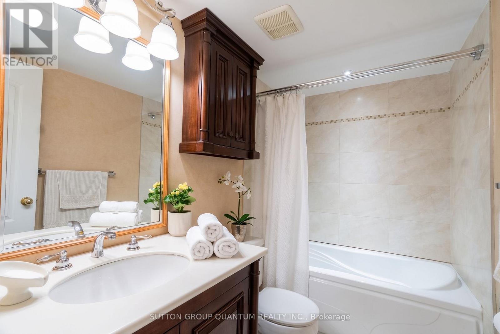 1810 - 11 Wincott Drive, Toronto, Ontario  M9R 2R9 - Photo 16 - W13685320