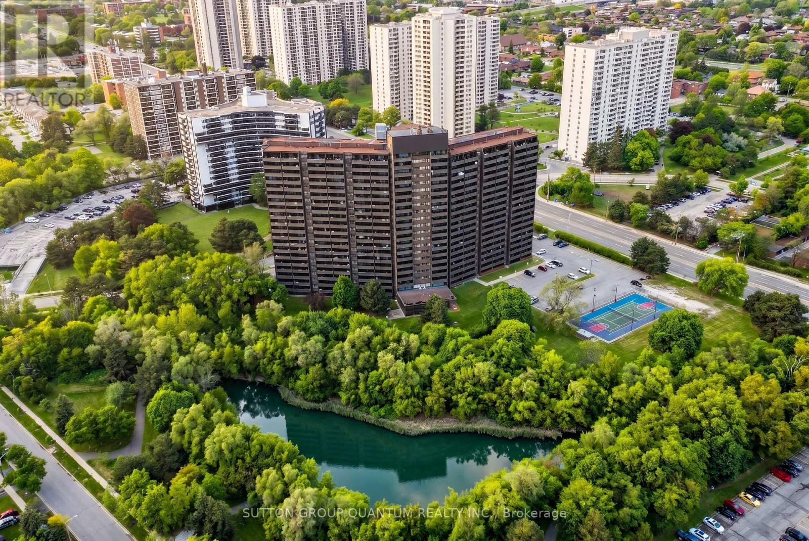 1810 - 11 Wincott Drive, Toronto, Ontario  M9R 2R9 - Photo 3 - W13685320