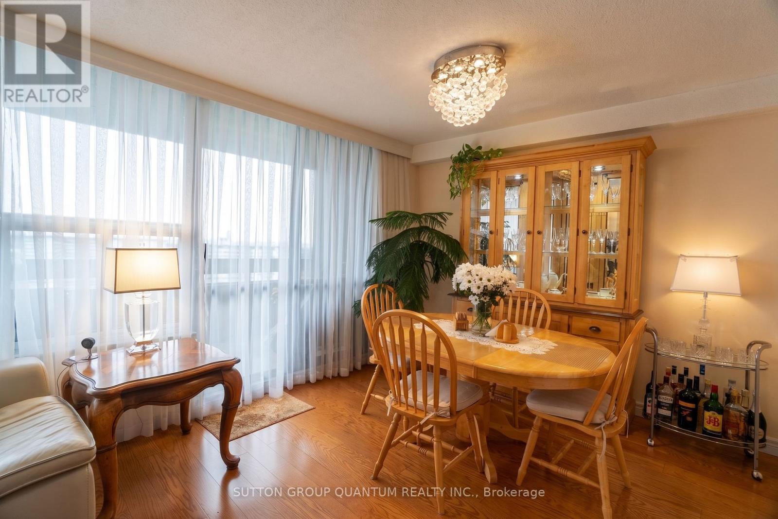 1810 - 11 Wincott Drive, Toronto, Ontario  M9R 2R9 - Photo 8 - W13685320