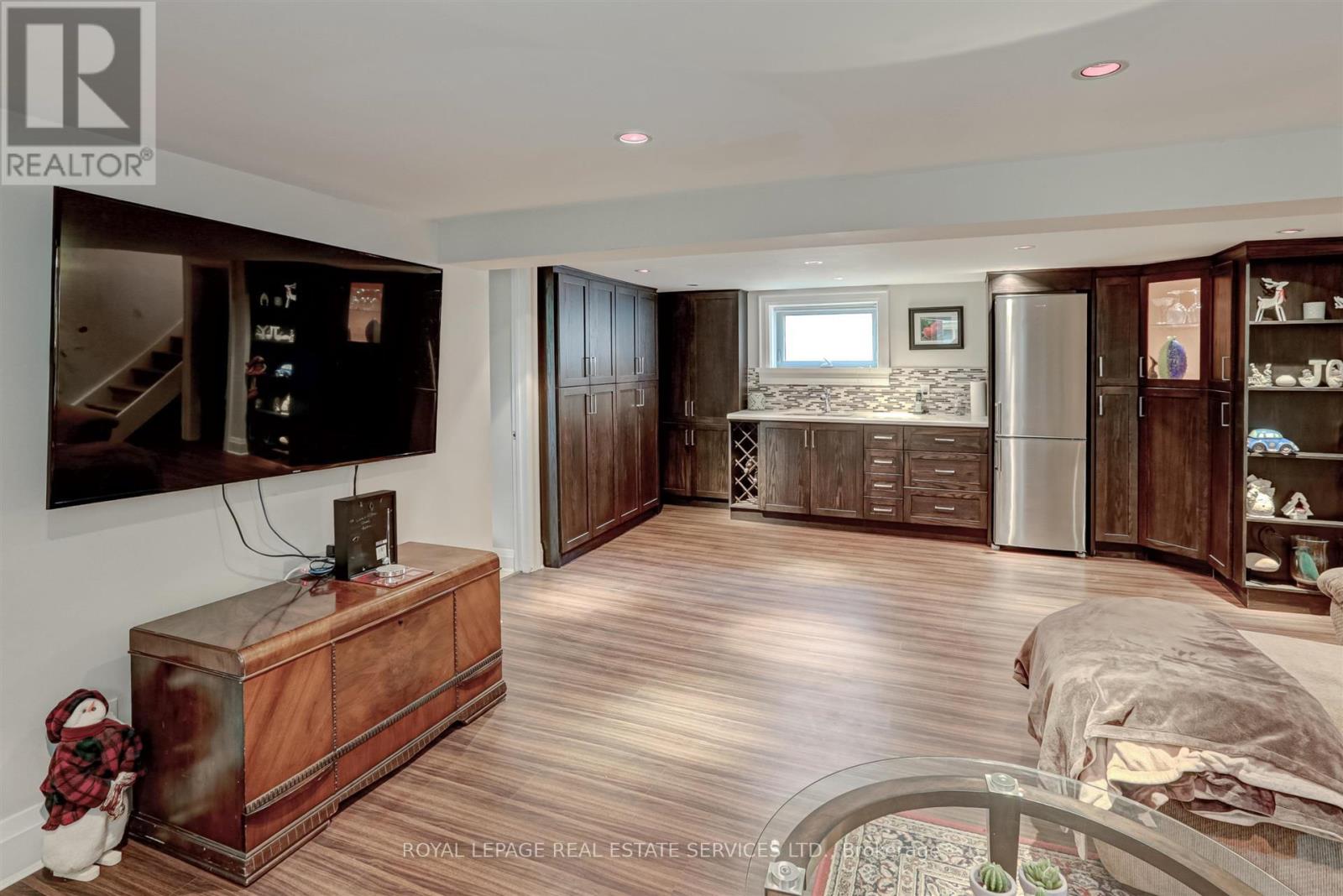 83 Brentwood Road S, Toronto, Ontario  M8Z 3N4 - Photo 20 - W13685350