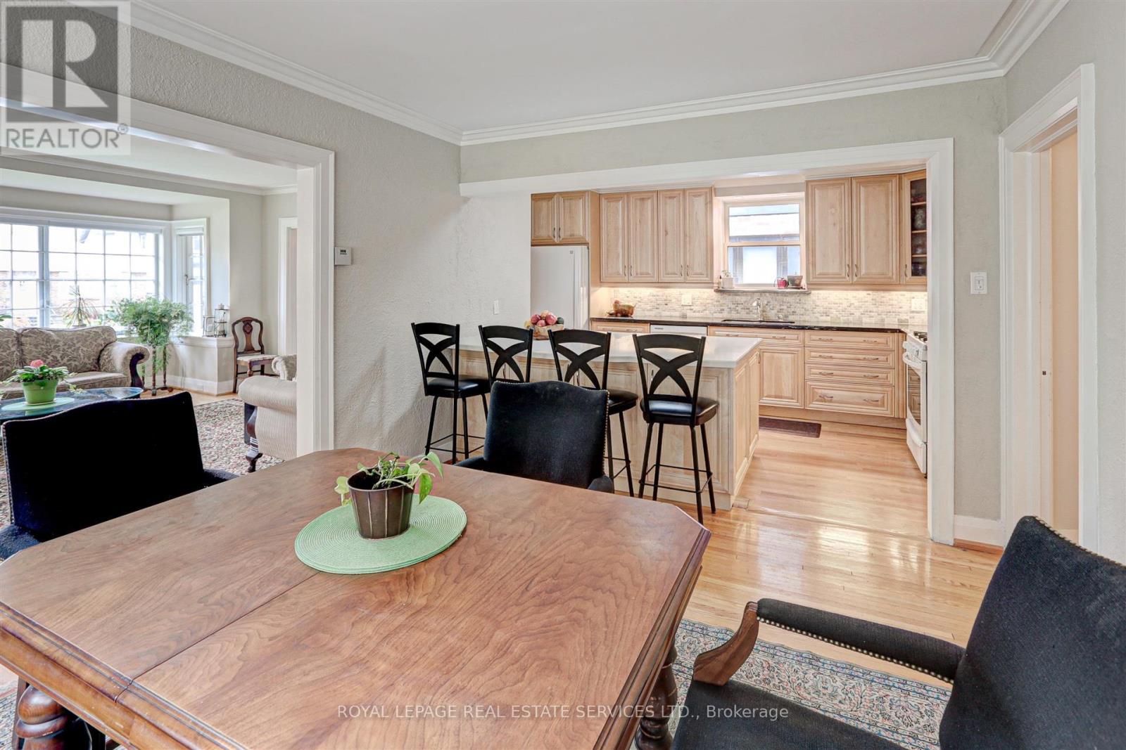 83 Brentwood Road S, Toronto, Ontario  M8Z 3N4 - Photo 9 - W13685350