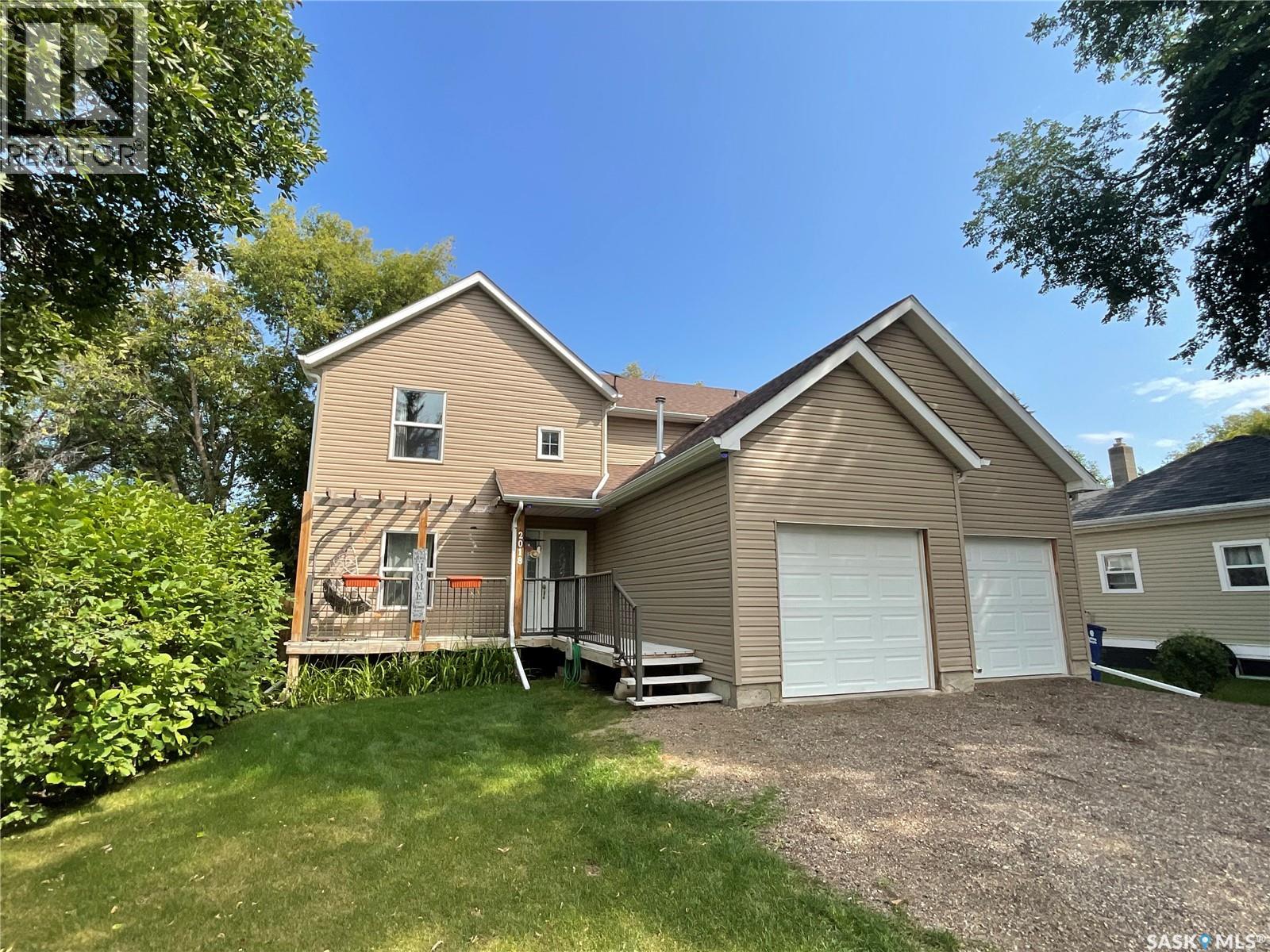 2018 8th Street, Rosthern, Saskatchewan  S0K 3R0 - Photo 2 - SK045874