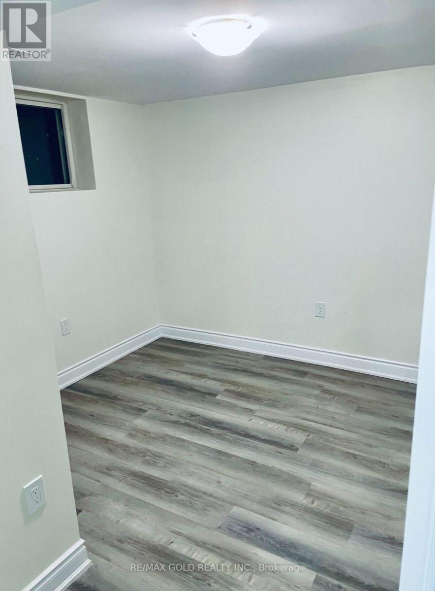 30 Moynes Avenue, Toronto, Ontario  M8Y 3B8 - Photo 12 - W13680938