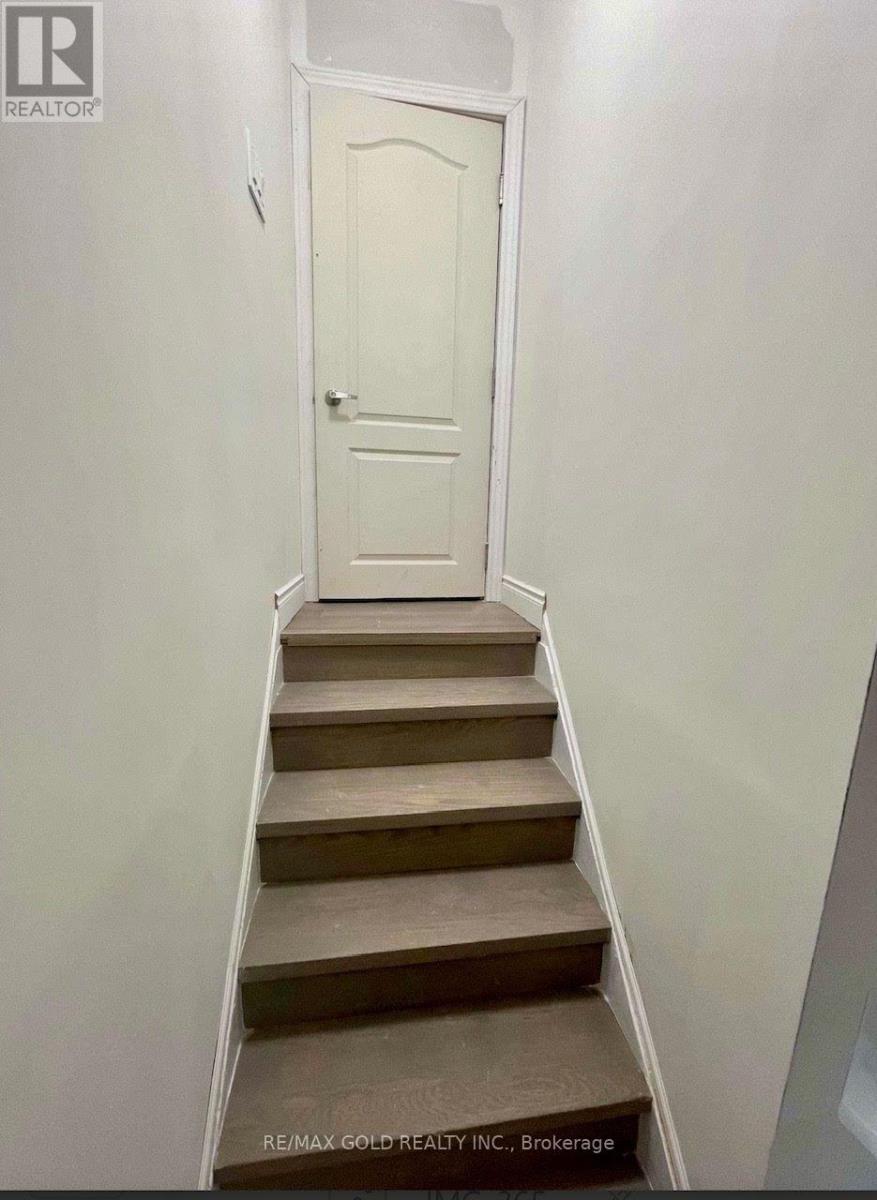 30 Moynes Avenue, Toronto, Ontario  M8Y 3B8 - Photo 2 - W13680938
