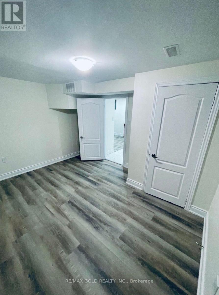 30 Moynes Avenue, Toronto, Ontario  M8Y 3B8 - Photo 13 - W13680938