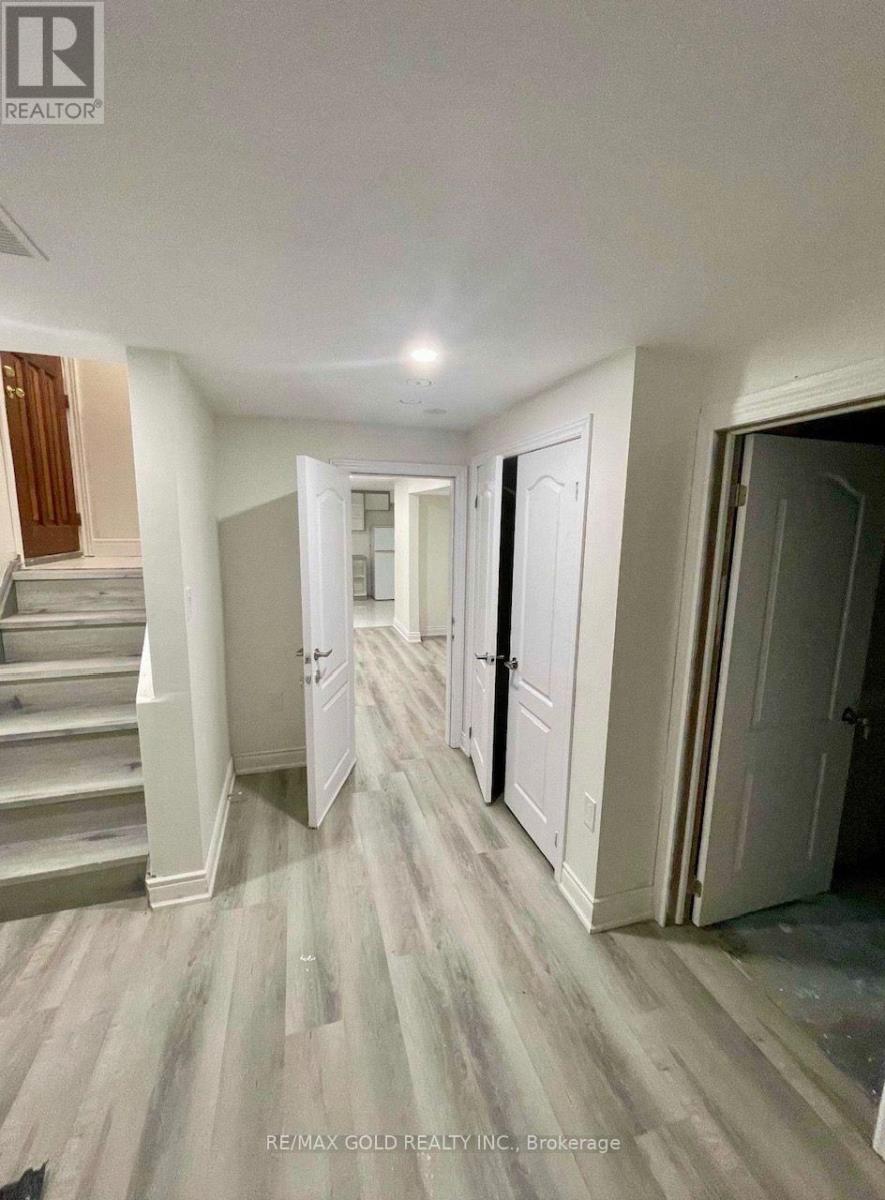 30 Moynes Avenue, Toronto, Ontario  M8Y 3B8 - Photo 3 - W13680938