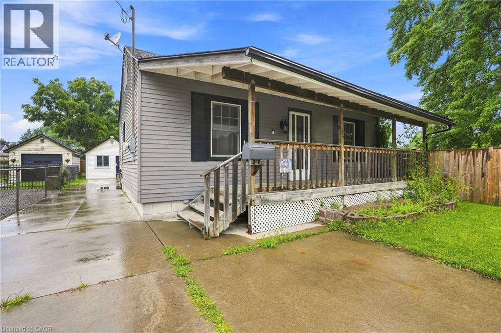 4 Hilda Street, St. Catharines, Ontario  L2S 1Z8 - Photo 2 - 40853935