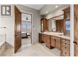 942 Hewetson Avenue, Kelowna, British Columbia  V1W 5H8 - Photo 29 - 10397967
