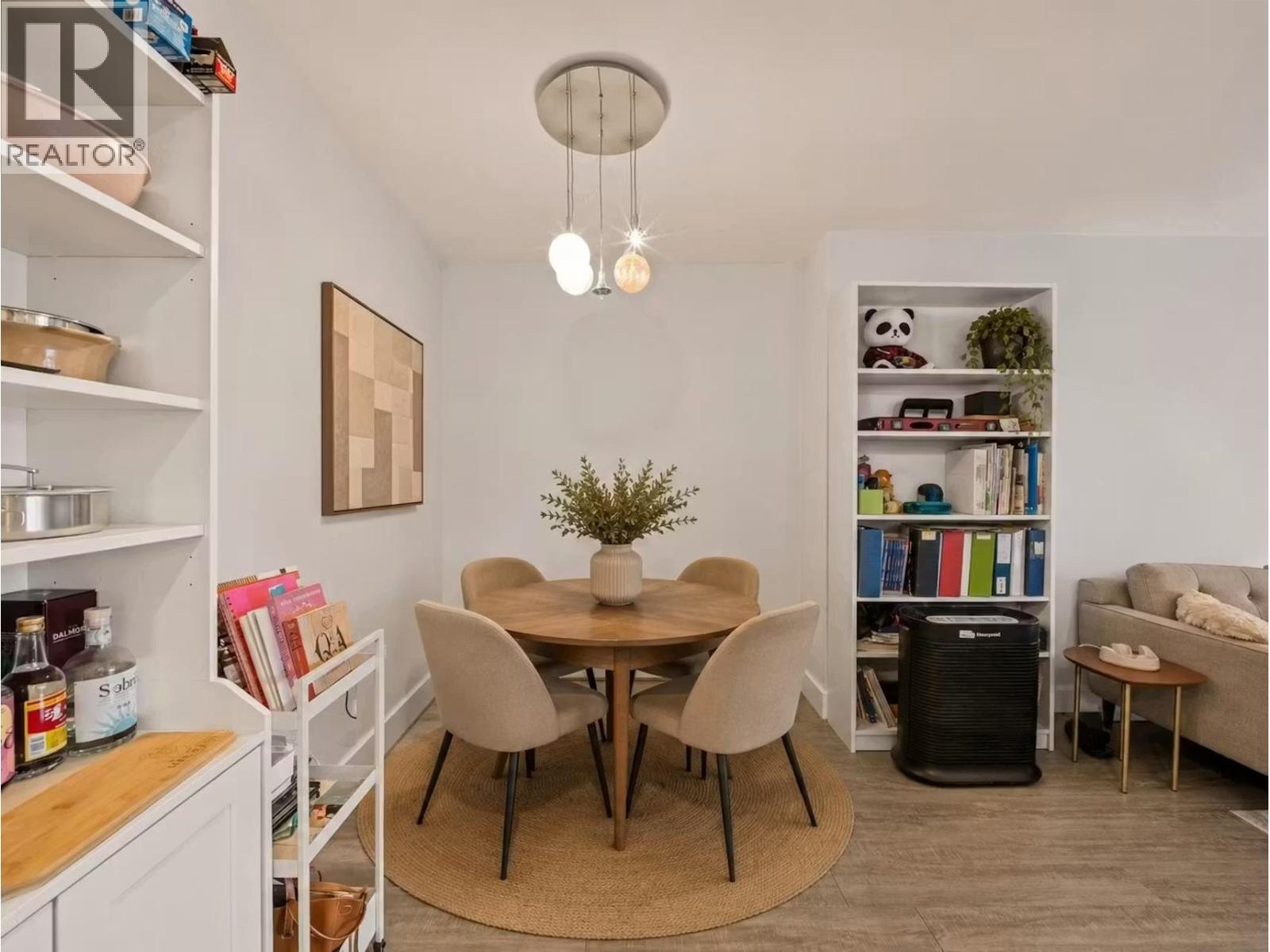 210 141 W 13th Street, North Vancouver, British Columbia  V7M 1N5 - Photo 11 - R3156609