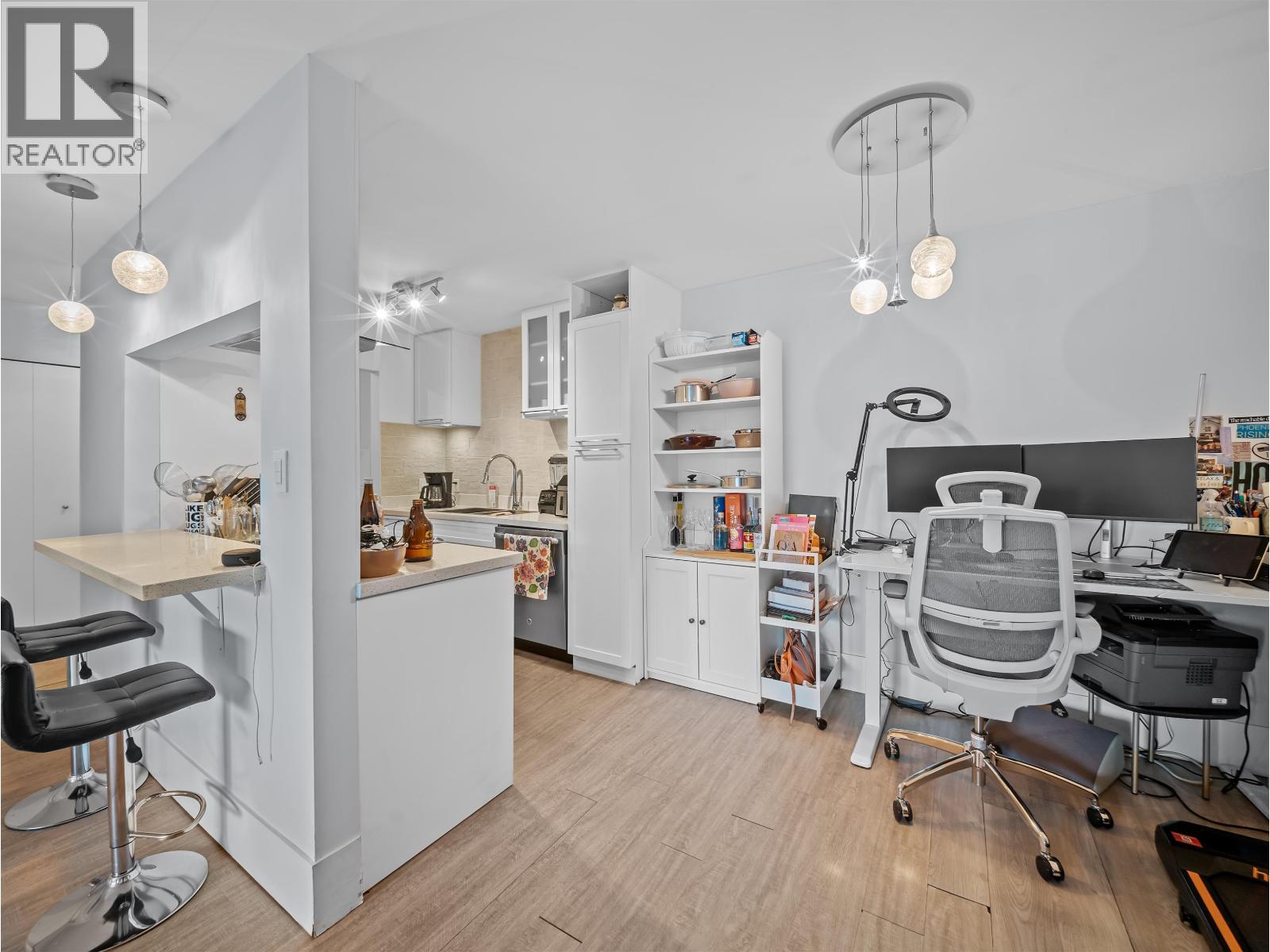 210 141 W 13th Street, North Vancouver, British Columbia  V7M 1N5 - Photo 15 - R3156609
