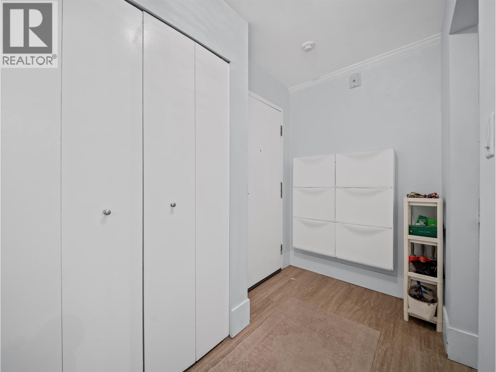 210 141 W 13th Street, North Vancouver, British Columbia  V7M 1N5 - Photo 4 - R3156609