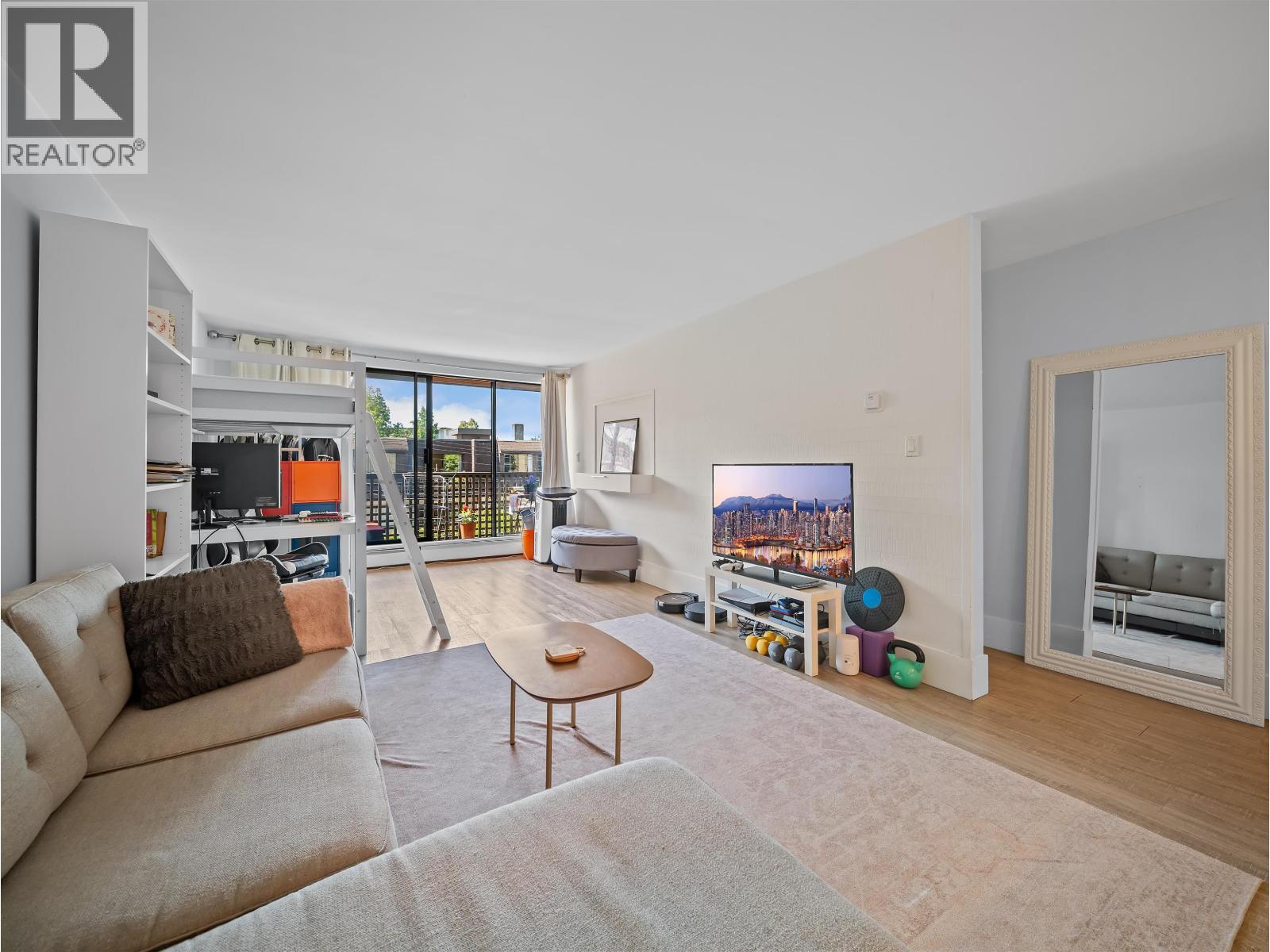 210 141 W 13th Street, North Vancouver, British Columbia  V7M 1N5 - Photo 5 - R3156609
