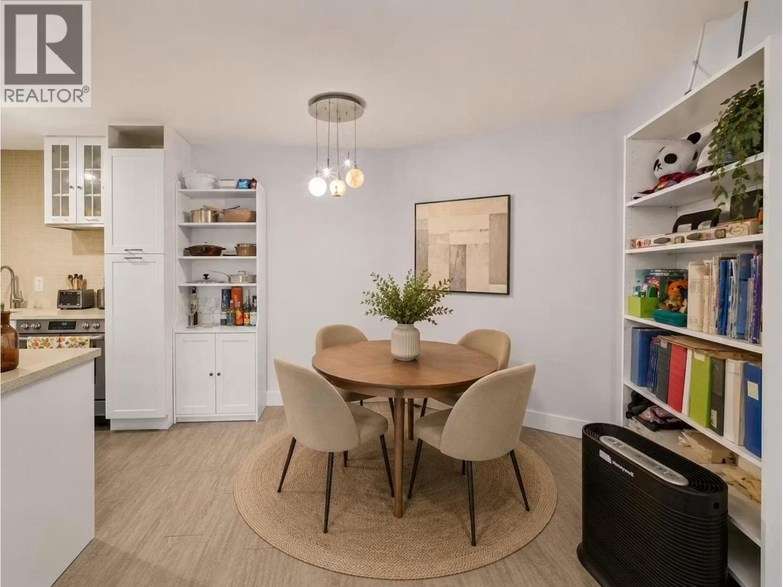 210 141 W 13th Street, North Vancouver, British Columbia  V7M 1N5 - Photo 6 - R3156609