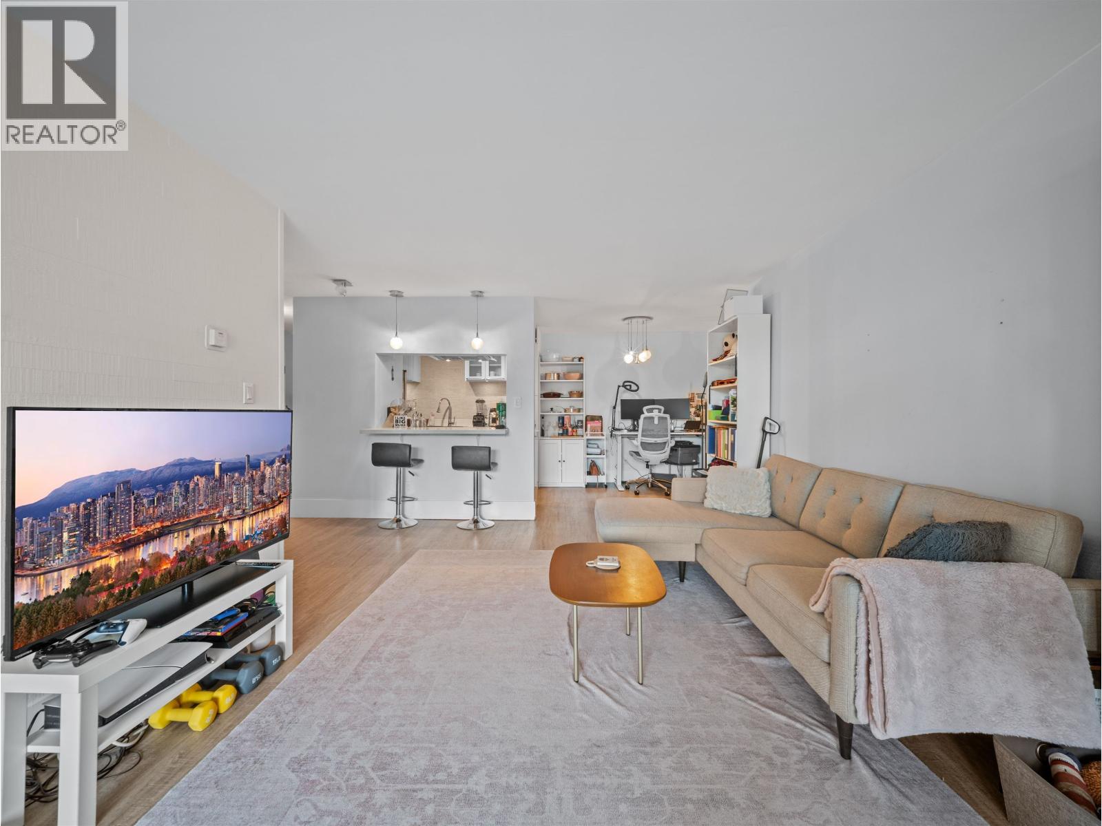 210 141 W 13th Street, North Vancouver, British Columbia  V7M 1N5 - Photo 7 - R3156609