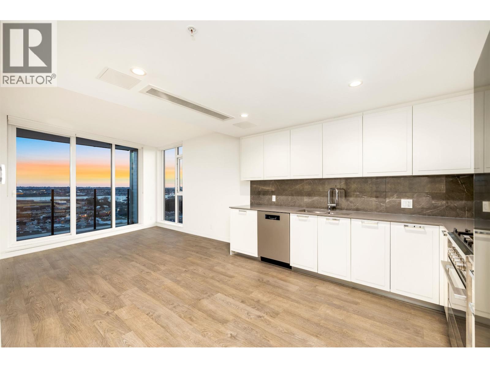 1705 1401 Hunter Street, North Vancouver, British Columbia  V7J 0E2 - Photo 14 - R3156614