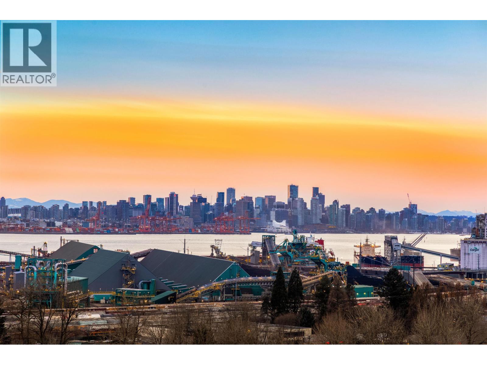 1705 1401 Hunter Street, North Vancouver, British Columbia  V7J 0E2 - Photo 2 - R3156614