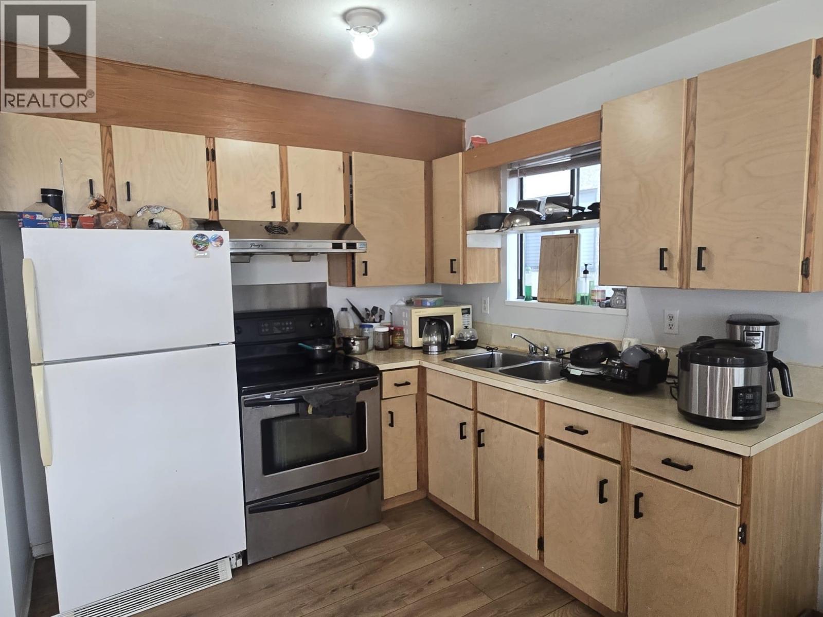 7405 4th Street, Burnaby, British Columbia  V3N 4T4 - Photo 3 - R3156590