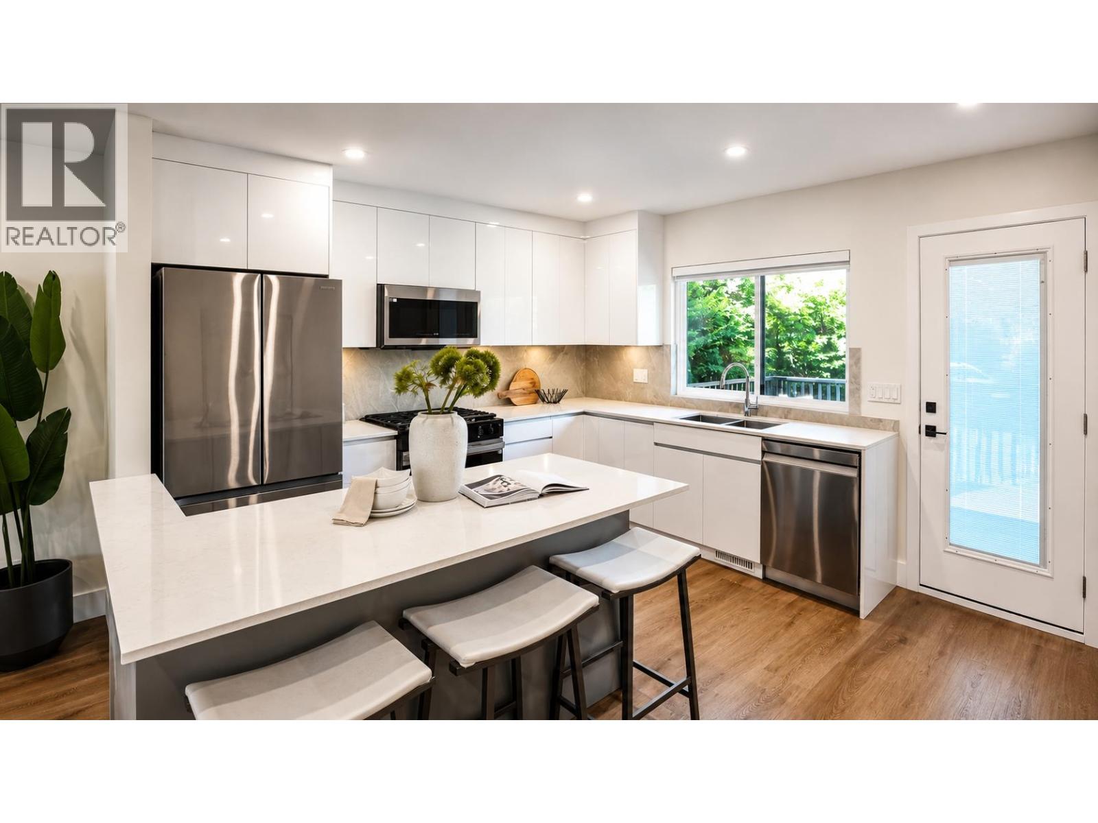 12475 208 Street, Maple Ridge, British Columbia  V2X 4X1 - Photo 5 - R3156618