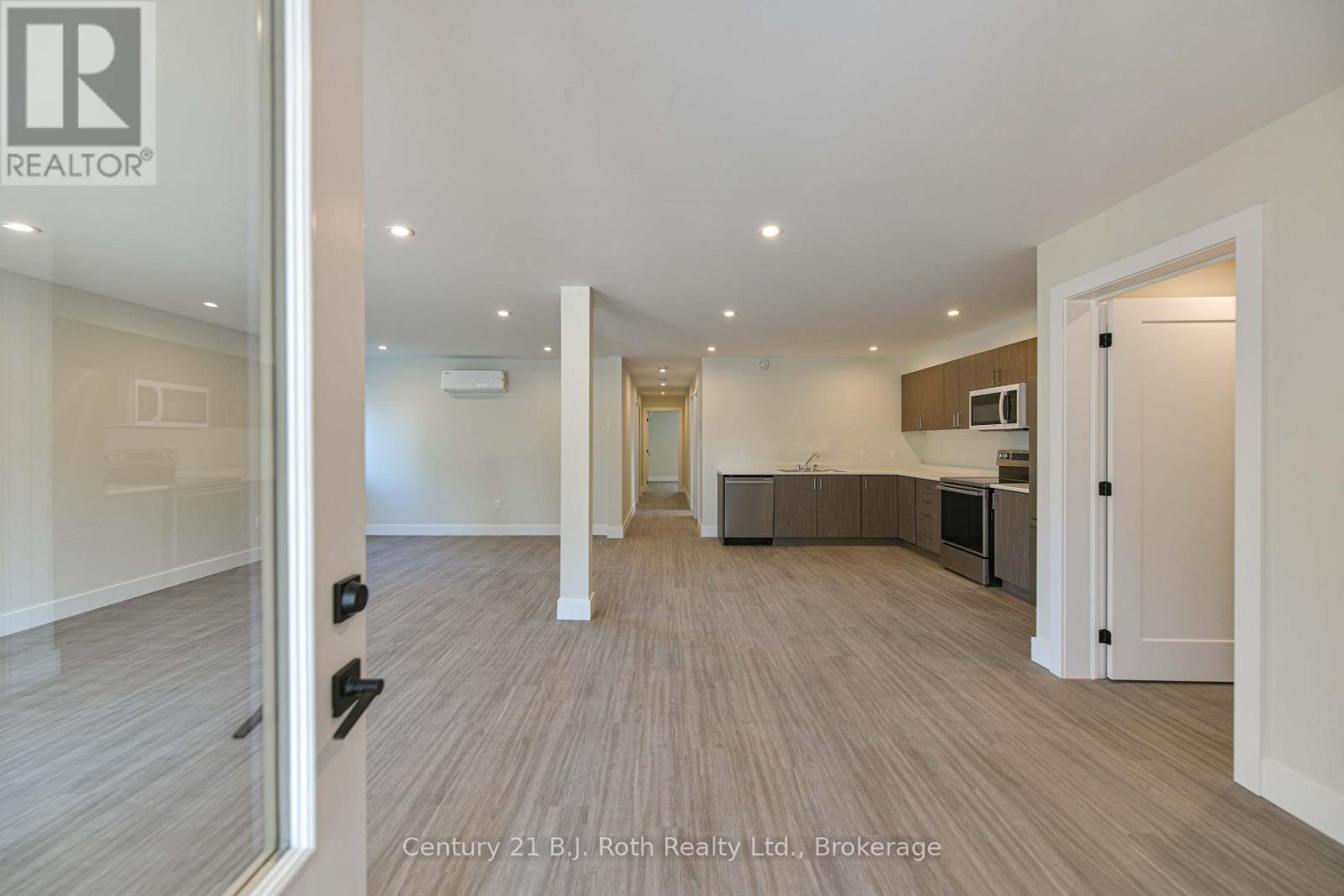 165 Barrie Road, Orillia, Ontario  L3V 2P6 - Photo 10 - S13685386