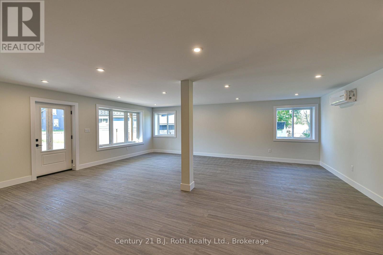 165 Barrie Road, Orillia, Ontario  L3V 2P6 - Photo 12 - S13685386
