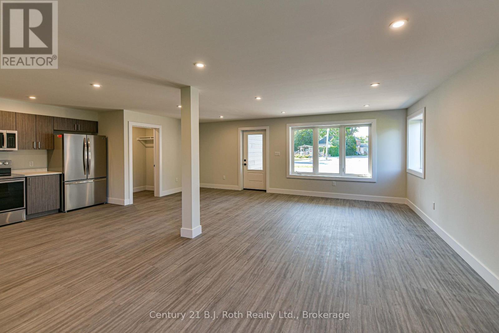 165 Barrie Road, Orillia, Ontario  L3V 2P6 - Photo 13 - S13685386