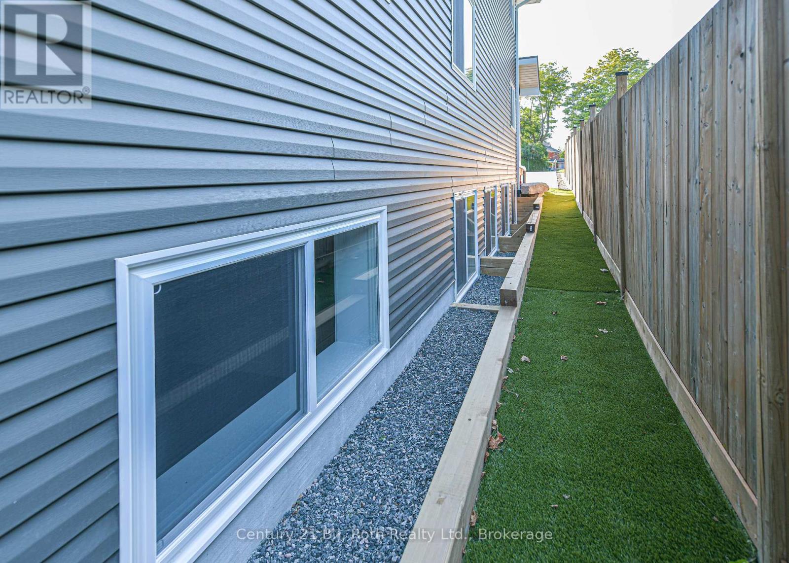 165 Barrie Road, Orillia, Ontario  L3V 2P6 - Photo 31 - S13685386