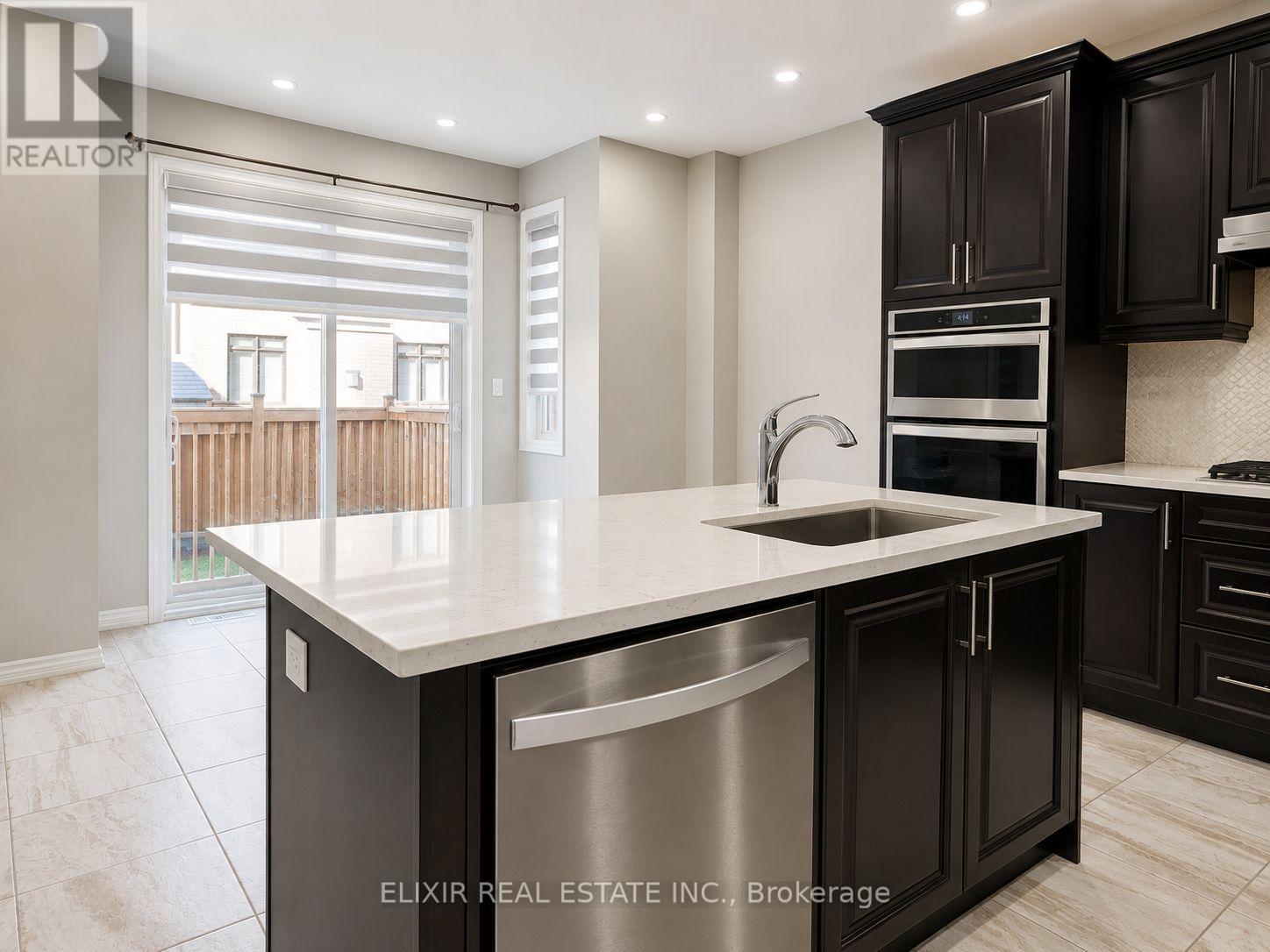 40 Wheatberry Crescent, Brampton, Ontario L6R 4A1 - Photo 5 - W13685264