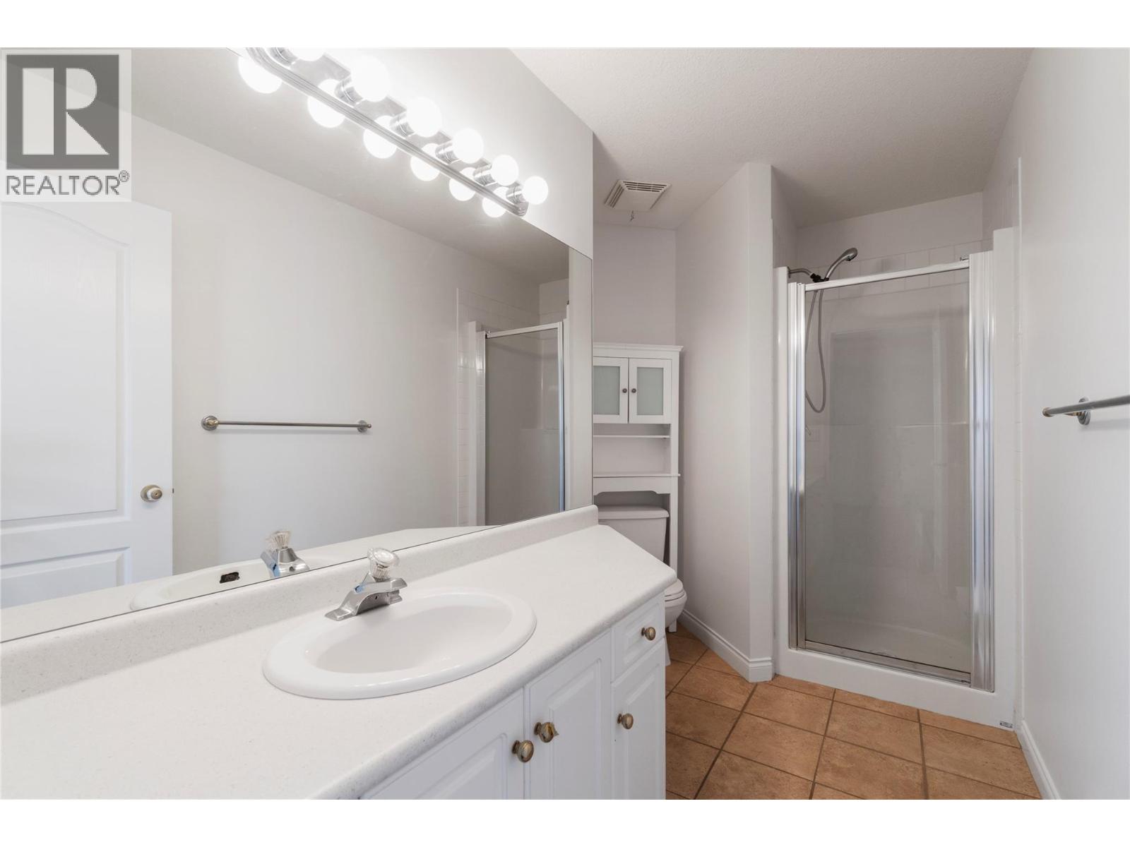 330 7 Street SE Unit# 303, Salmon Arm, British Columbia  V1E 1S7 - Photo 21 - 10398025