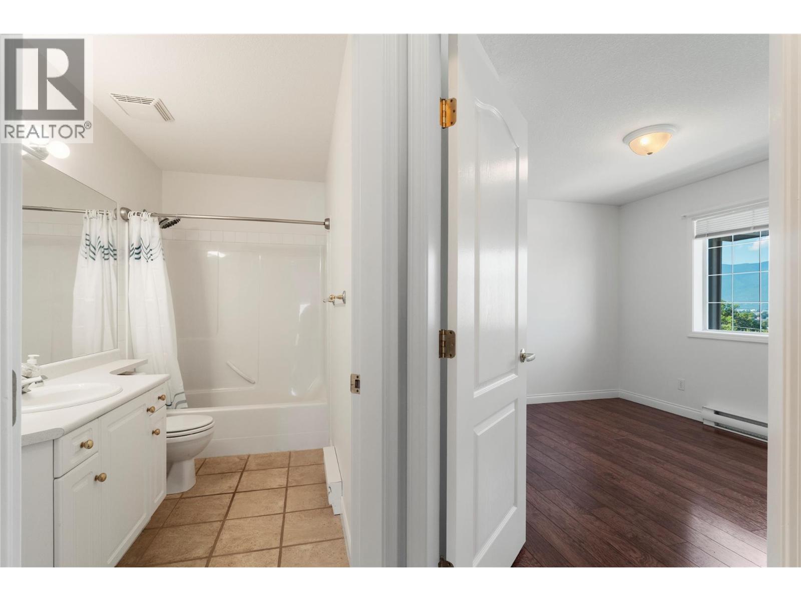 330 7 Street SE Unit# 303, Salmon Arm, British Columbia  V1E 1S7 - Photo 32 - 10398025