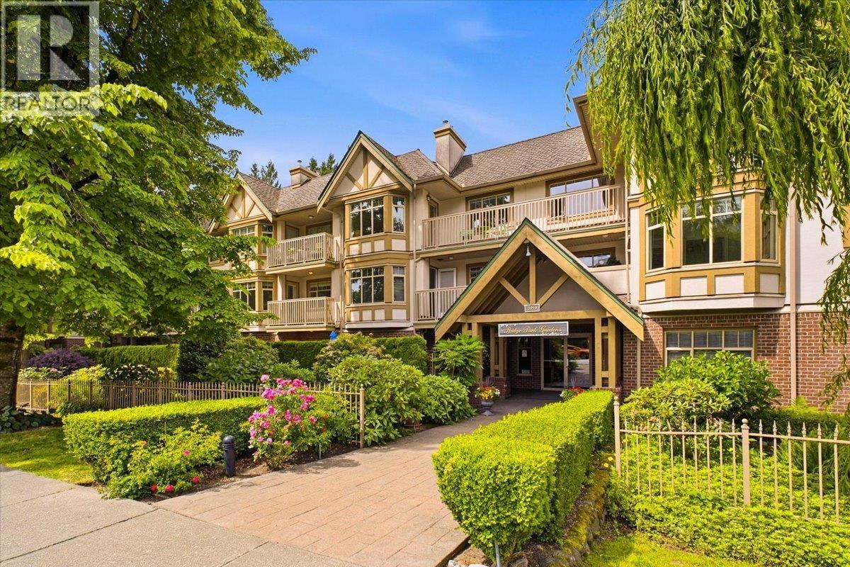 411 2059 CHESTERFIELD AVENUE, North Vancouver, British Columbia