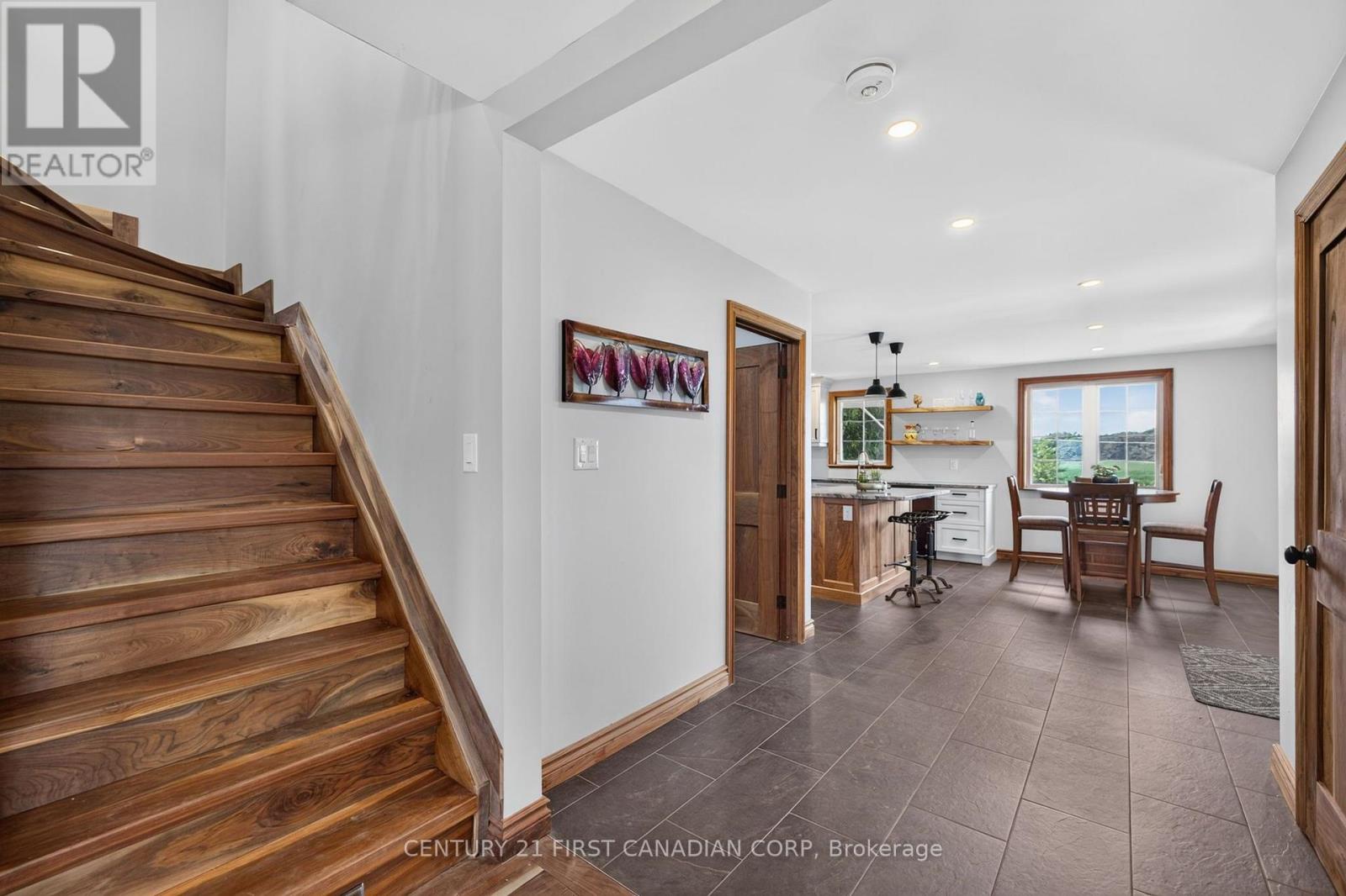 6196 Falconbridge Drive, Southwest Middlesex, Ontario  N0L 1A0 - Photo 11 - X13685402