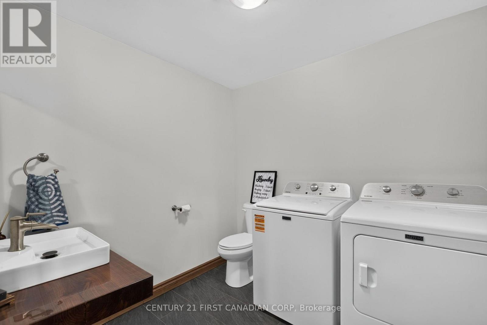 6196 Falconbridge Drive, Southwest Middlesex, Ontario  N0L 1A0 - Photo 12 - X13685402