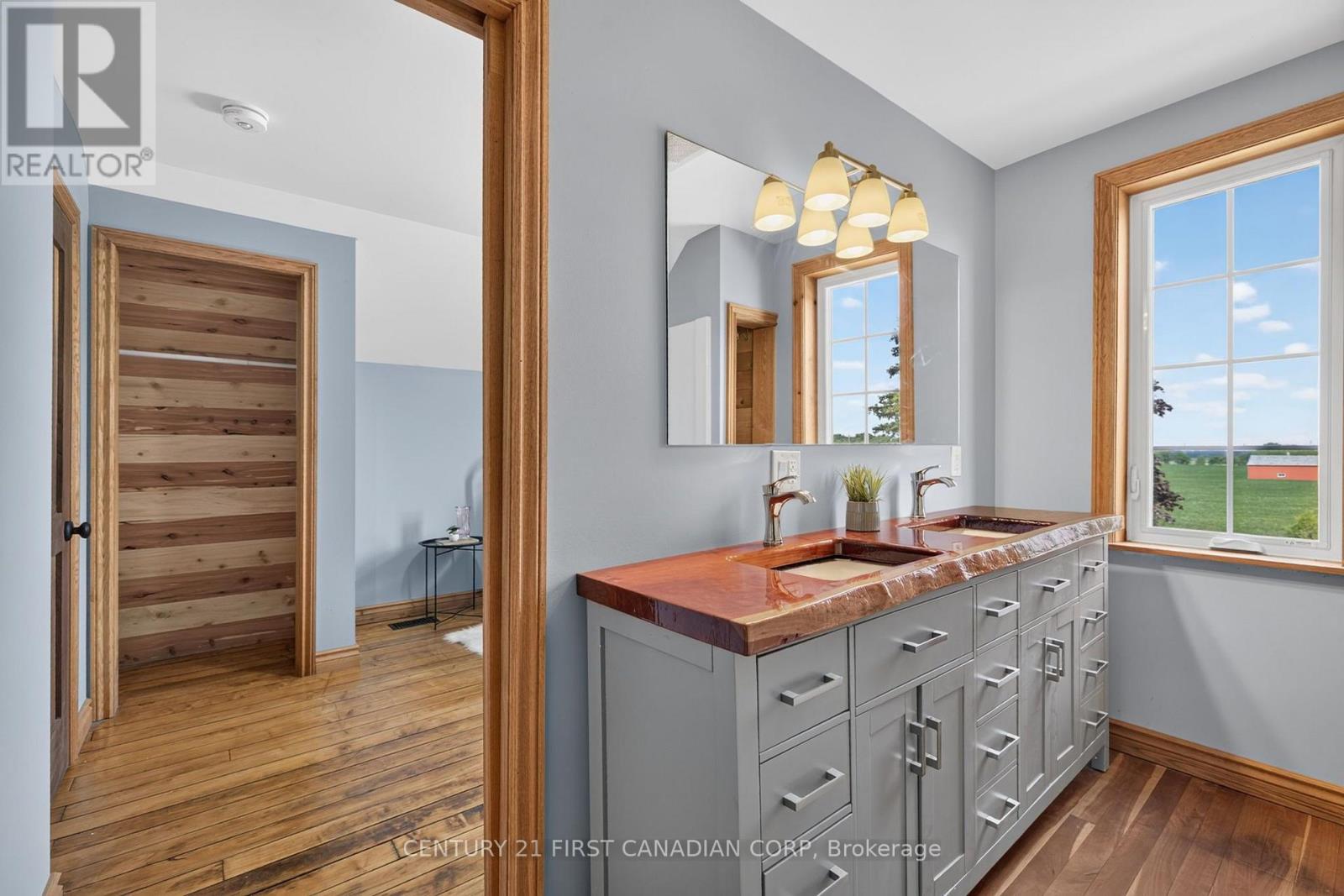 6196 Falconbridge Drive, Southwest Middlesex, Ontario  N0L 1A0 - Photo 28 - X13685402