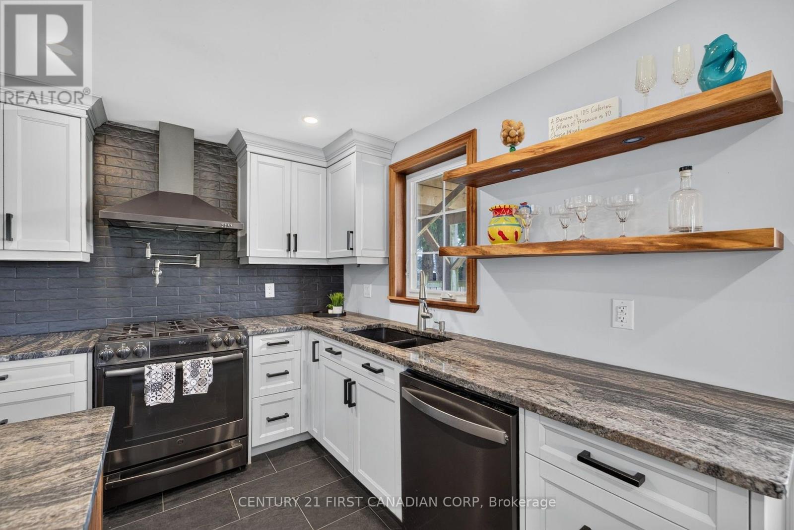 6196 Falconbridge Drive, Southwest Middlesex, Ontario  N0L 1A0 - Photo 7 - X13685402