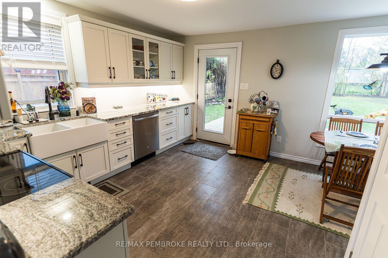 496 Wilbert Street, Pembroke, Ontario K8A 3G6 - Photo 3 - X13685436