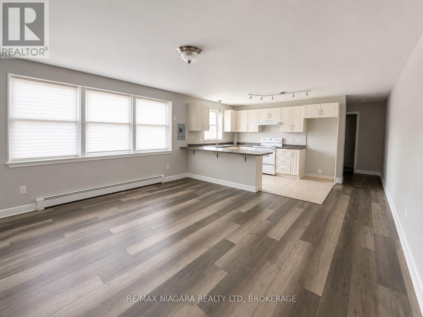 6 - 143 Westchester Crescent, St. Catharines, Ontario  L2P 2N8 - Photo 3 - X13685422