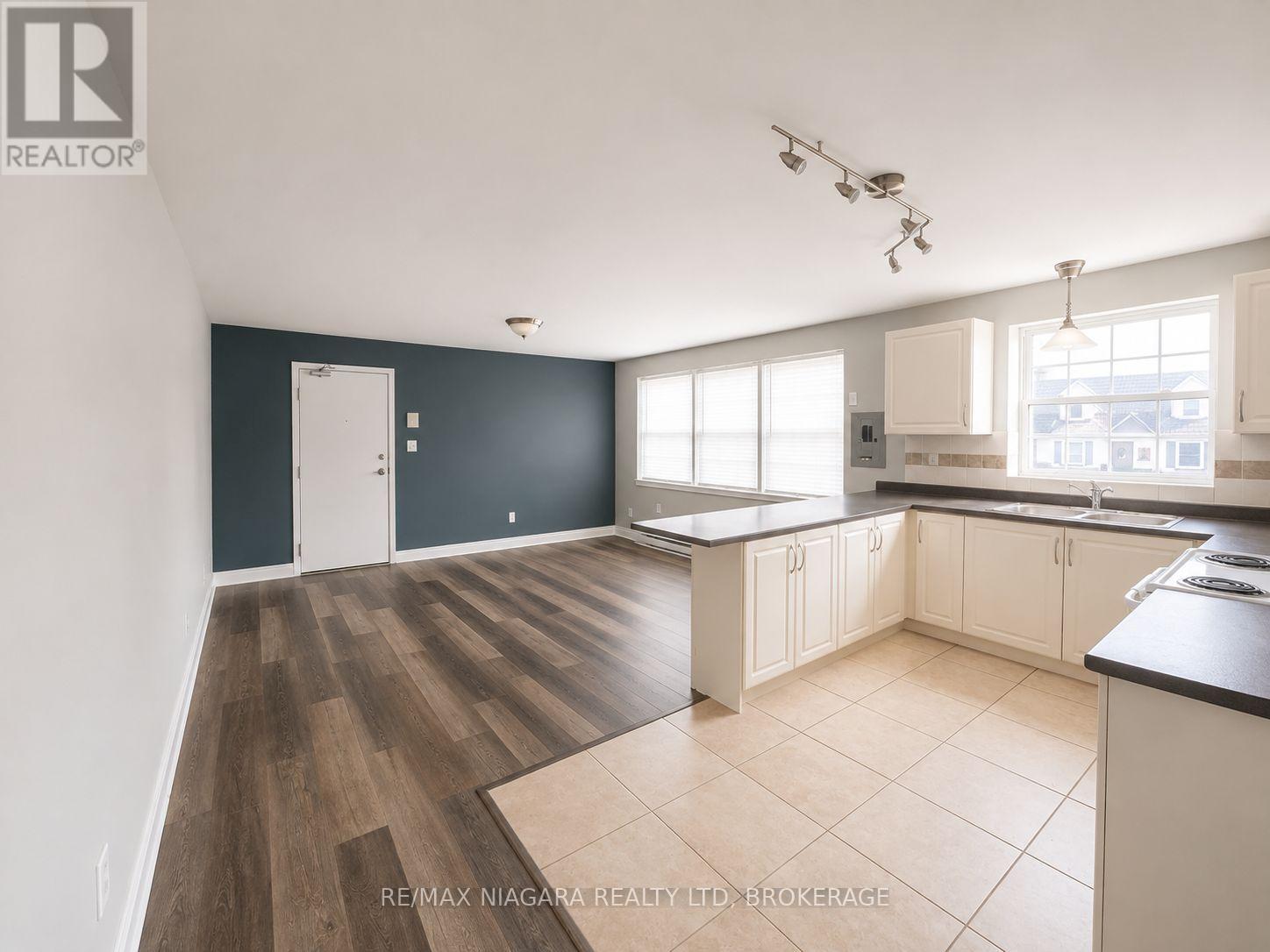 6 - 143 Westchester Crescent, St. Catharines, Ontario  L2P 2N8 - Photo 5 - X13685422