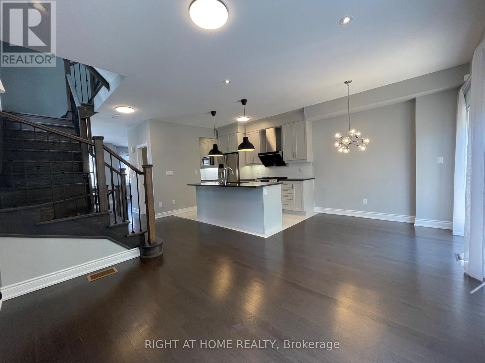 2 Queen Mary Court, Vaughan, Ontario  L4L 0H9 - Photo 12 - N13435936