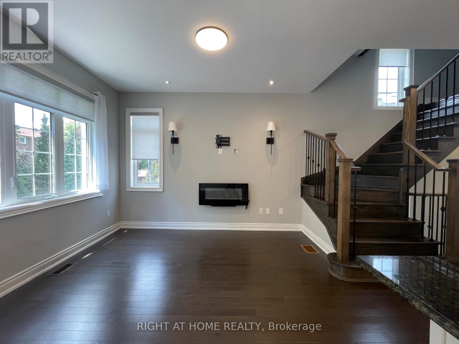 2 Queen Mary Court, Vaughan, Ontario  L4L 0H9 - Photo 14 - N13435936