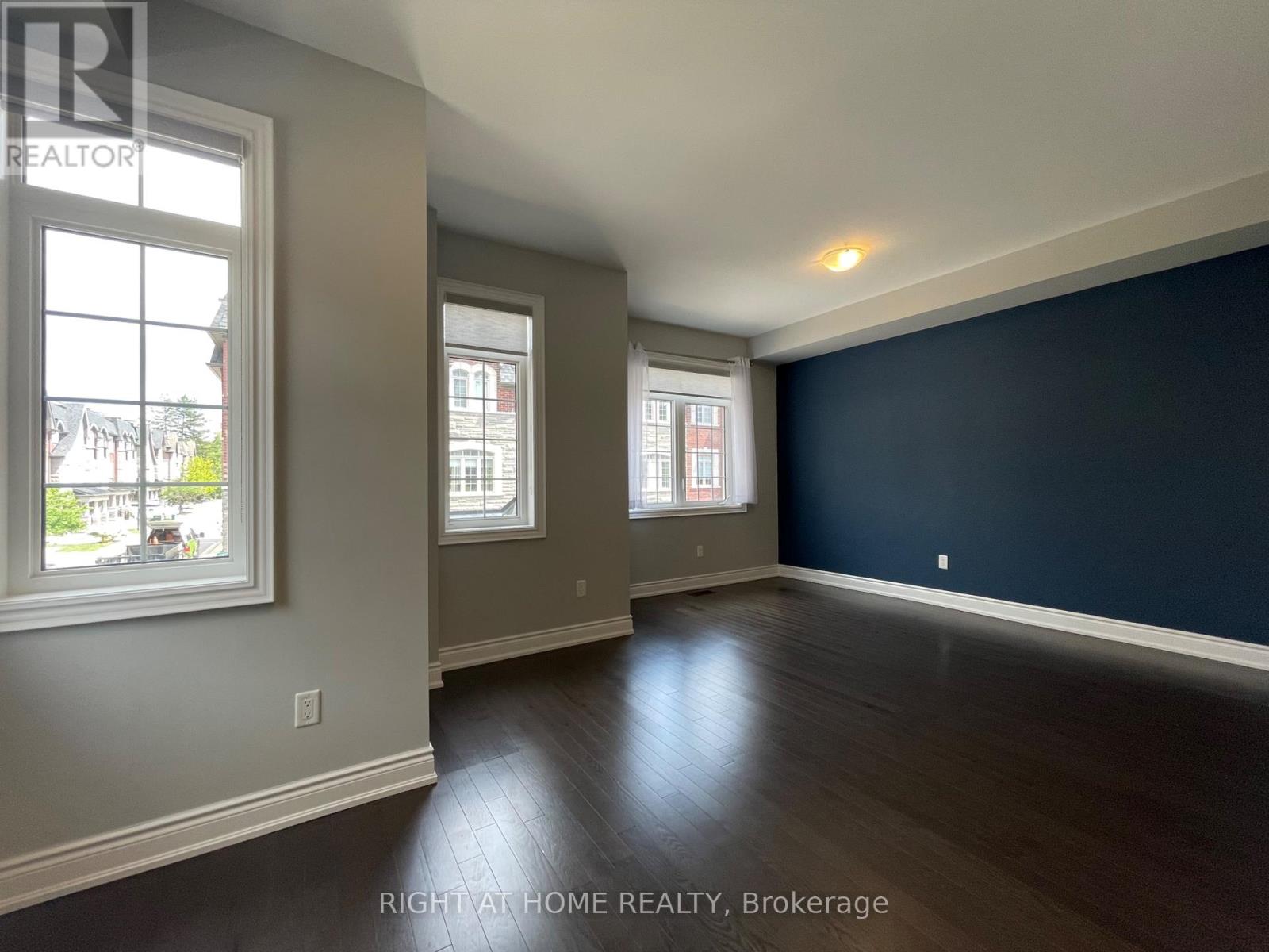 2 Queen Mary Court, Vaughan, Ontario  L4L 0H9 - Photo 7 - N13435936