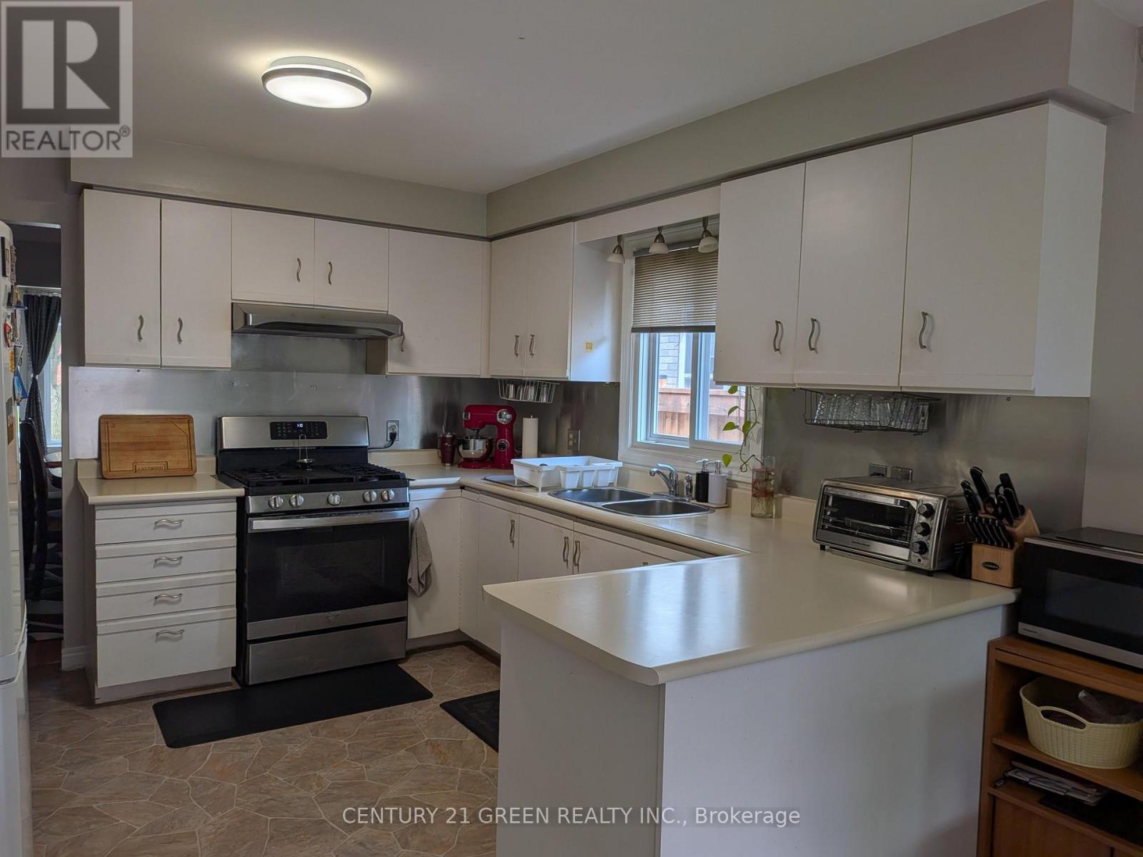 Upper - 45 Caswell Drive, Hamilton, Ontario L9C 7N3 - Photo 7 - X13684850
